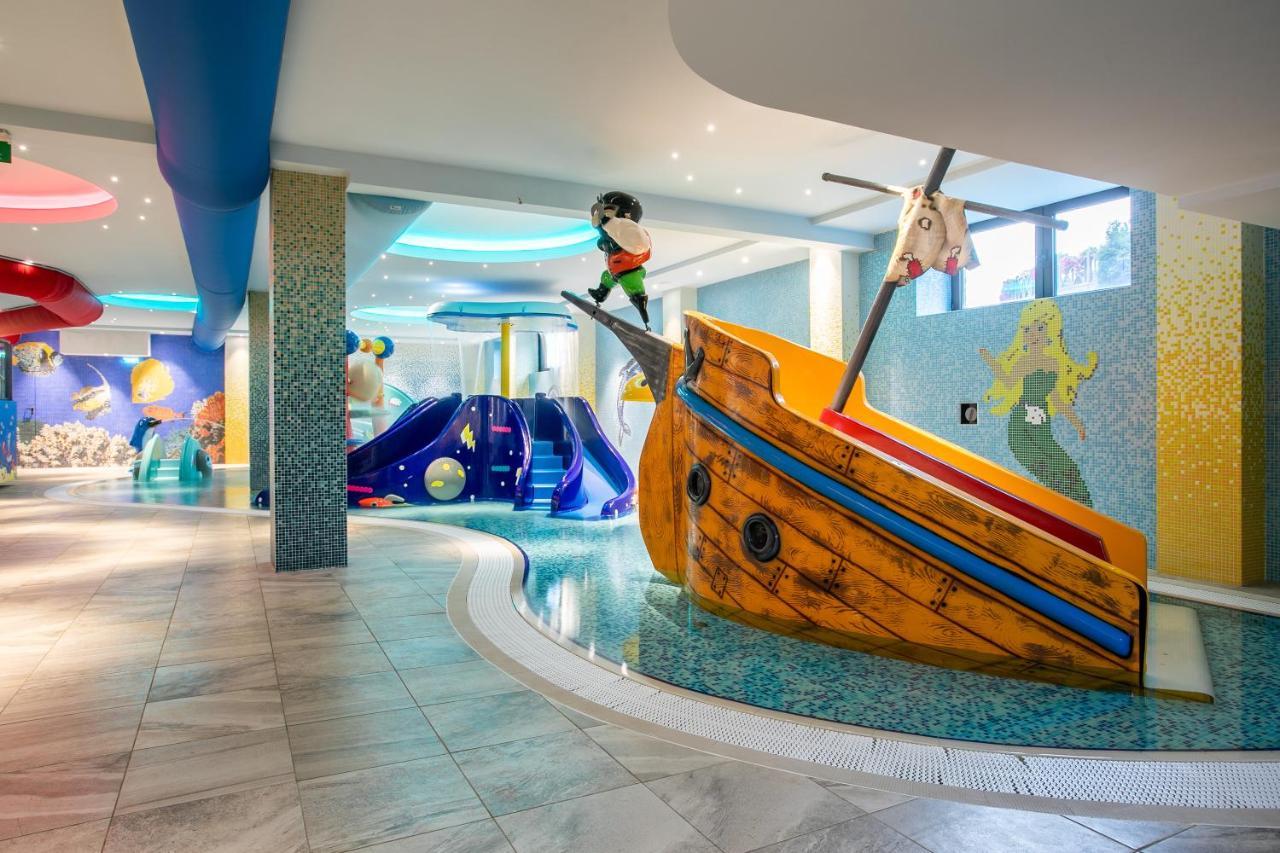 A Hoteli - Grand&Sky Hotel Tornik Zlatibor Exterior photo The children's area