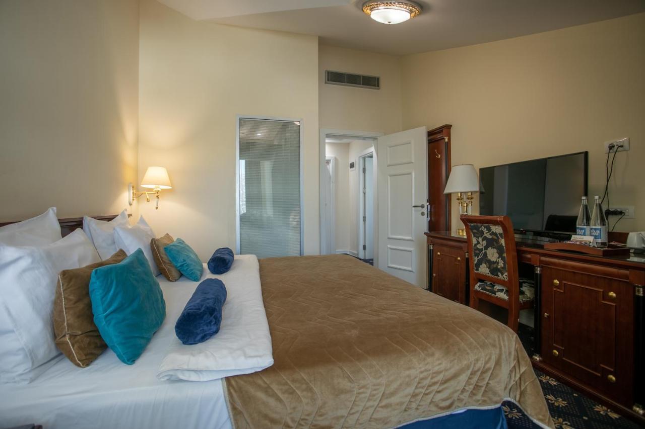A Hoteli - Grand&Sky Hotel Tornik Zlatibor Exterior photo A bedroom at the hotel